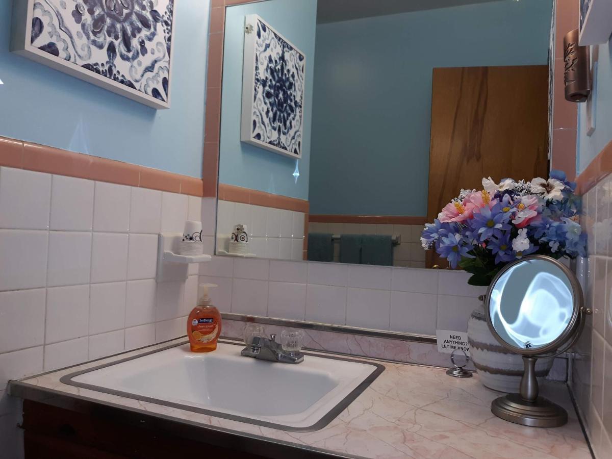 Quiet, Clean House W/ Steel Balls Bed & Breakfast ริชมอนด์ ภายนอก รูปภาพ